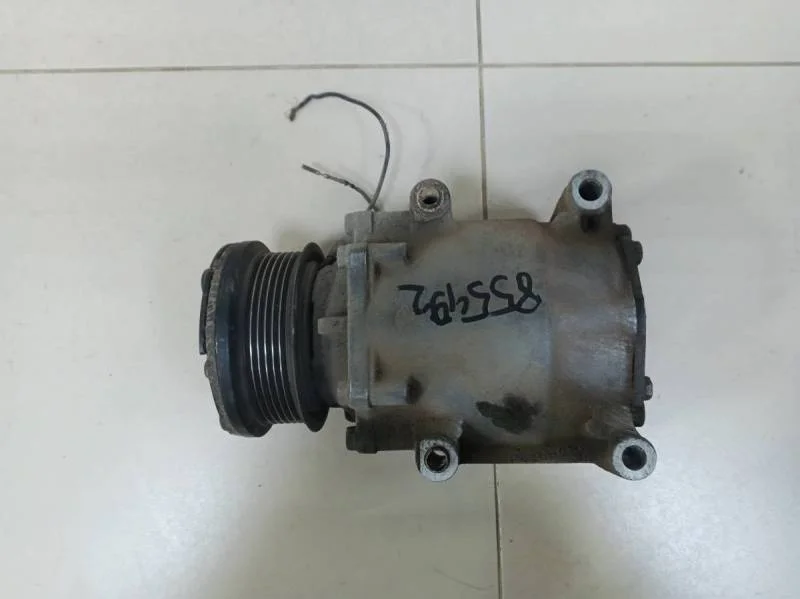 Компрессор системы кондиционирования Ford Fiesta (MK5) 2002-2008