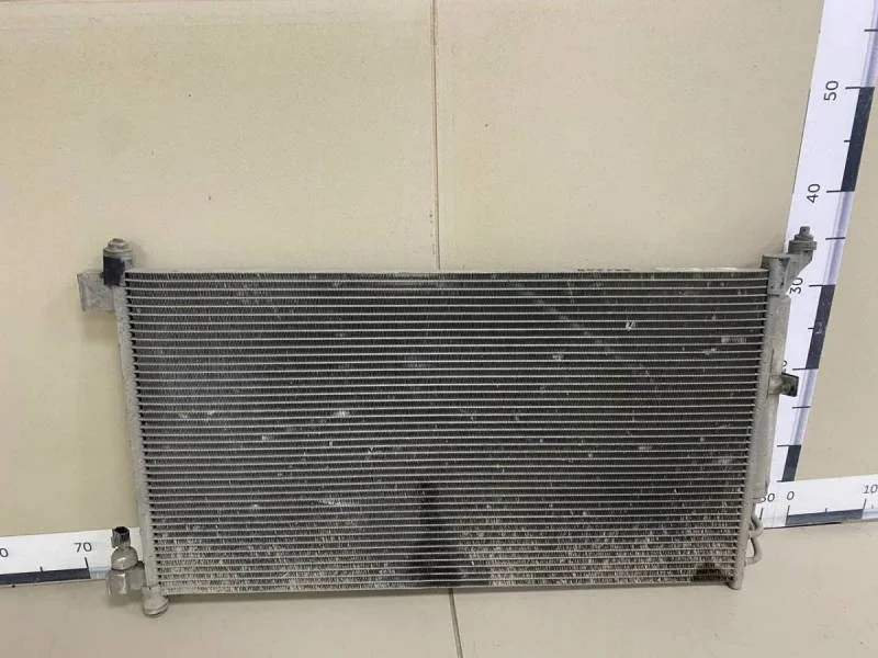 Радиатор кондиционера (конденсер) Nissan Tiida (C11) 2007-2014