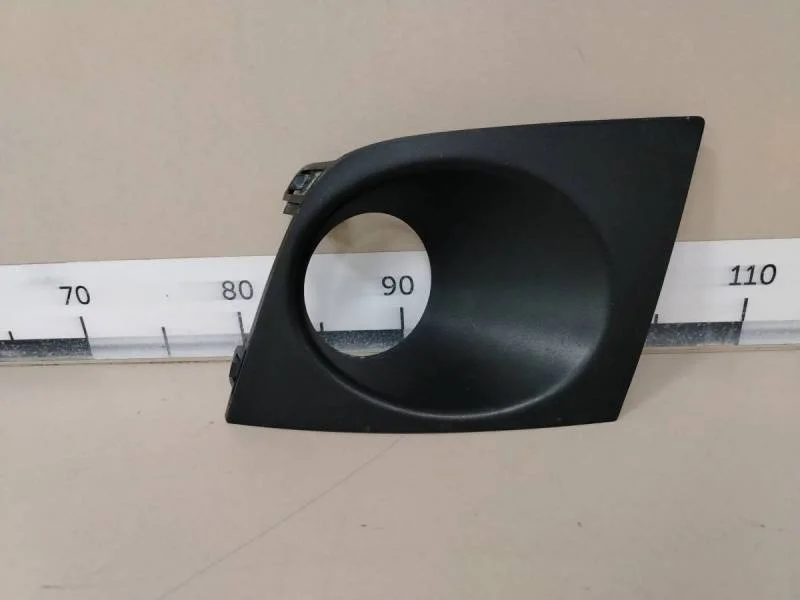 Рамка противотуманной фары левой Nissan Tiida (C11) 2007-2014