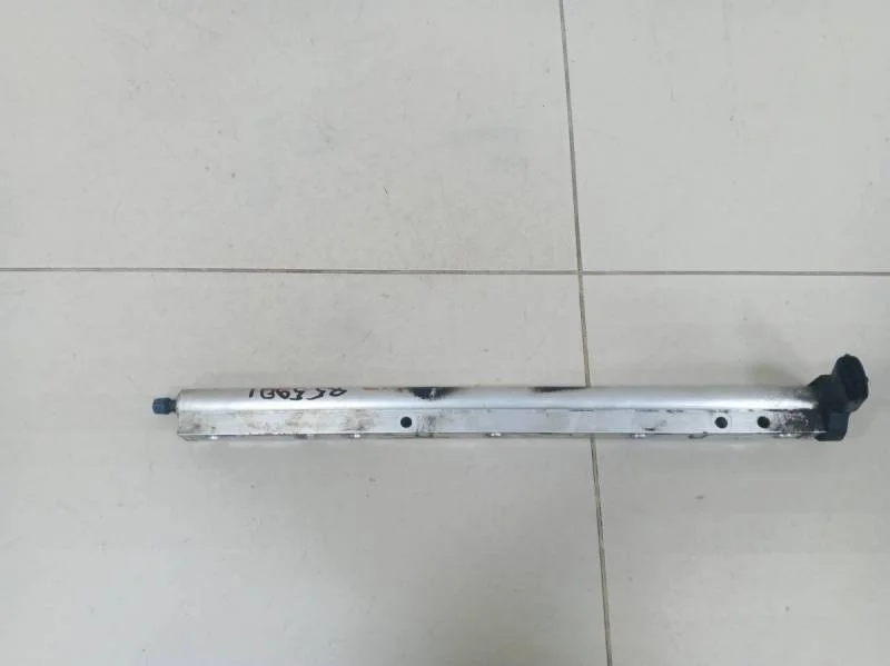 Рейка топливная (рампа) Volvo C30 (MK) 2006-2013