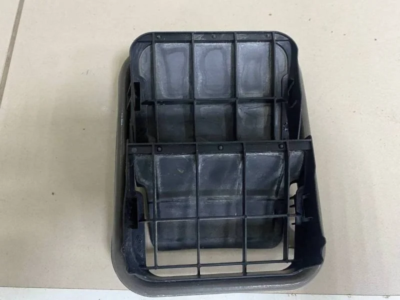 Решетка вентиляционная Nissan Tiida (C11) 2007-2014