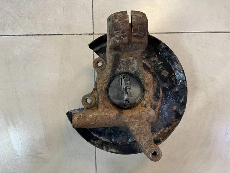 Кулак поворотный задний левый Ford Mondeo 3 2000-2007