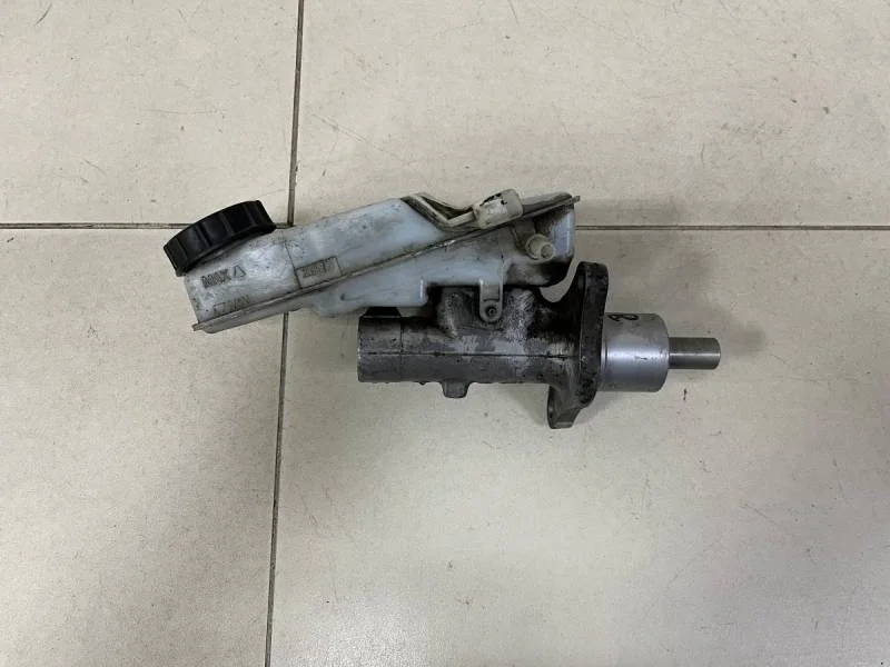 Цилиндр тормозной главный Ford Focus 2 (DA) 2005-2008