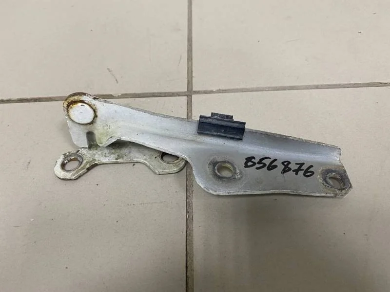 Петля капота левая Mitsubishi L200 (KB) 2006-2016