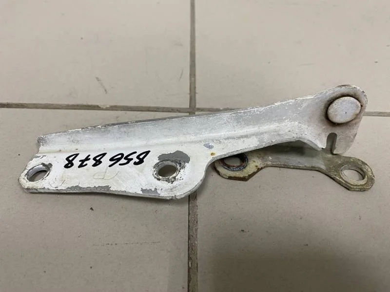 Петля капота правая Mitsubishi L200 (KB) 2006-2016