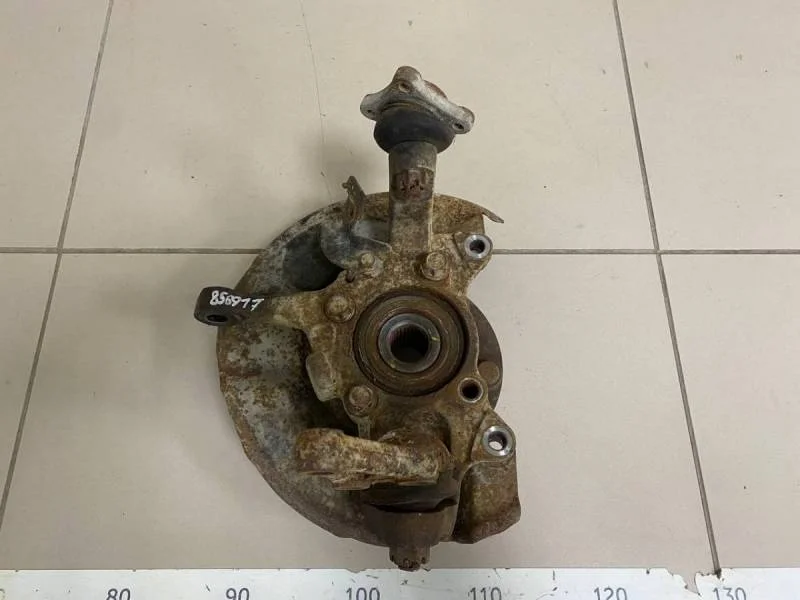 Кулак поворотный передний правый Mitsubishi L200 (KB) 2006-2016