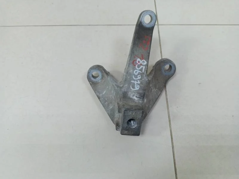 Кронштейн КПП Ford Focus 2 (DA) 2005-2008