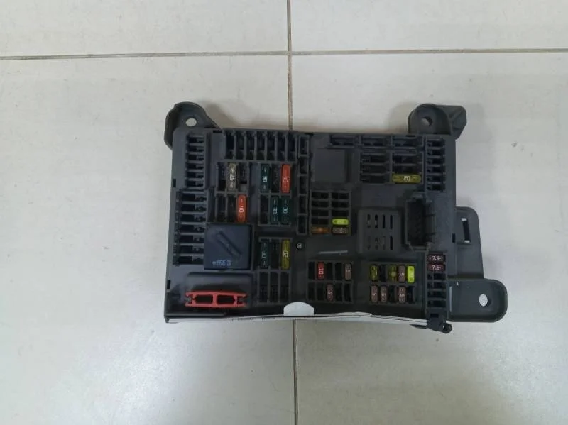 Блок предохранителей BMW X5 E70 2007-2013