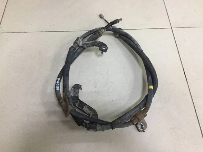 Трос стояночного тормоза правый Kia Ceed (JD) 2012-2018