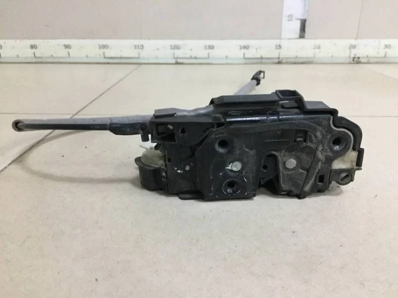 Замок двери задней левой Volkswagen Polo (Sed RUS) 2011>