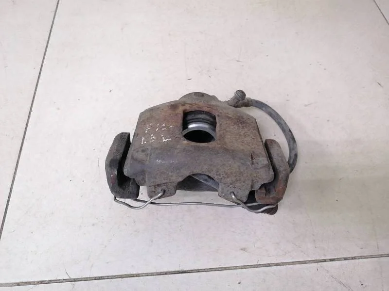 Суппорт передний левый Ford Fiesta (MK5) 2002-2008