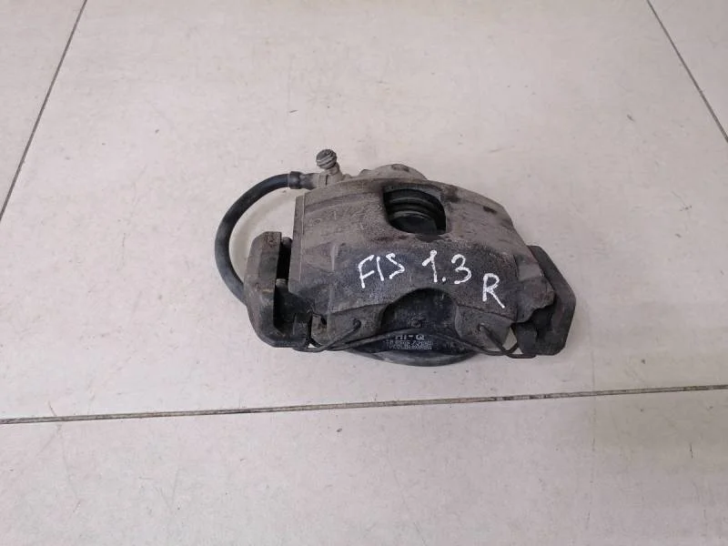 Суппорт передний правый Ford Fiesta (MK5) 2002-2008