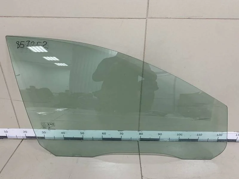 Стекло двери передней правой Ford Focus 2 (DA) 2005-2008