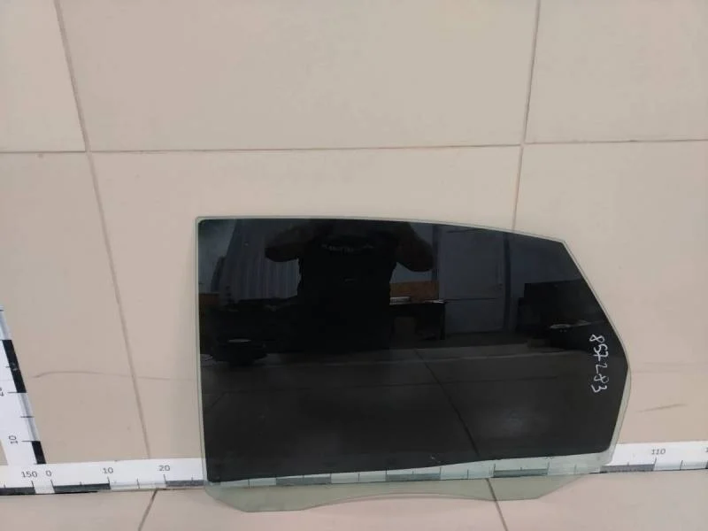 Стекло двери задней левой Ford Focus 2 (DA) 2005-2008