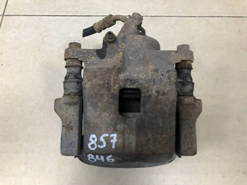 Суппорт передний правый Toyota Rav 4 (A20) 2000-2005