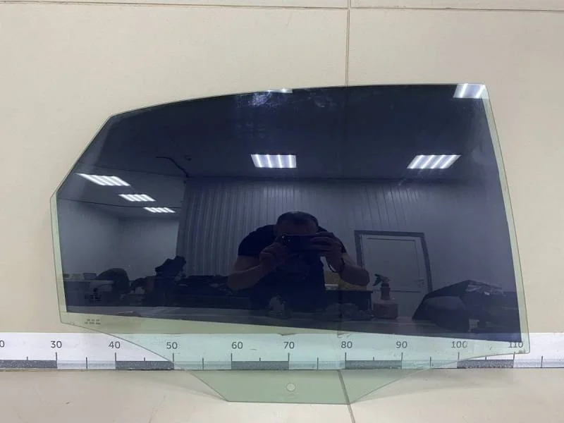 Стекло двери задней правой Volkswagen Polo (Sed RUS) 2011>