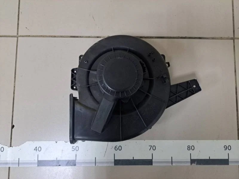 Моторчик отопителя Volkswagen Polo (Sed RUS) 2011>