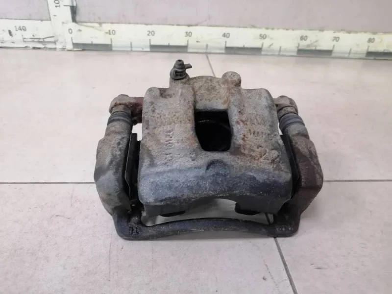 Суппорт передний правый Hyundai Solaris 2010-2017