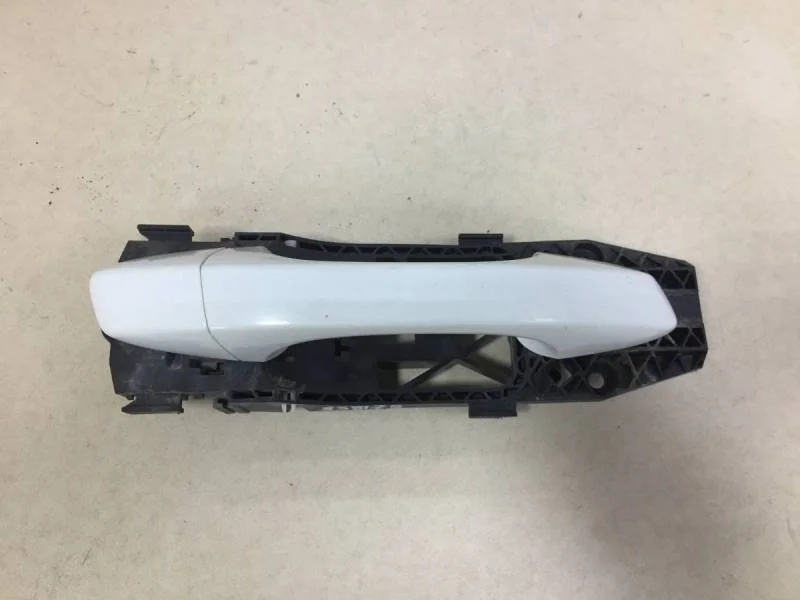 Ручка двери передней наружная правая Skoda Octavia (A7) 2013>