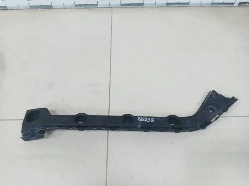 Кронштейн заднего бампера левый Skoda Octavia (A7) 2013>