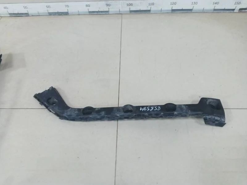 Кронштейн заднего бампера правый Skoda Octavia (A7) 2013>