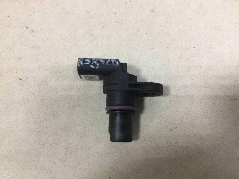 Датчик положения распредвала Skoda Octavia (A7) 2013>