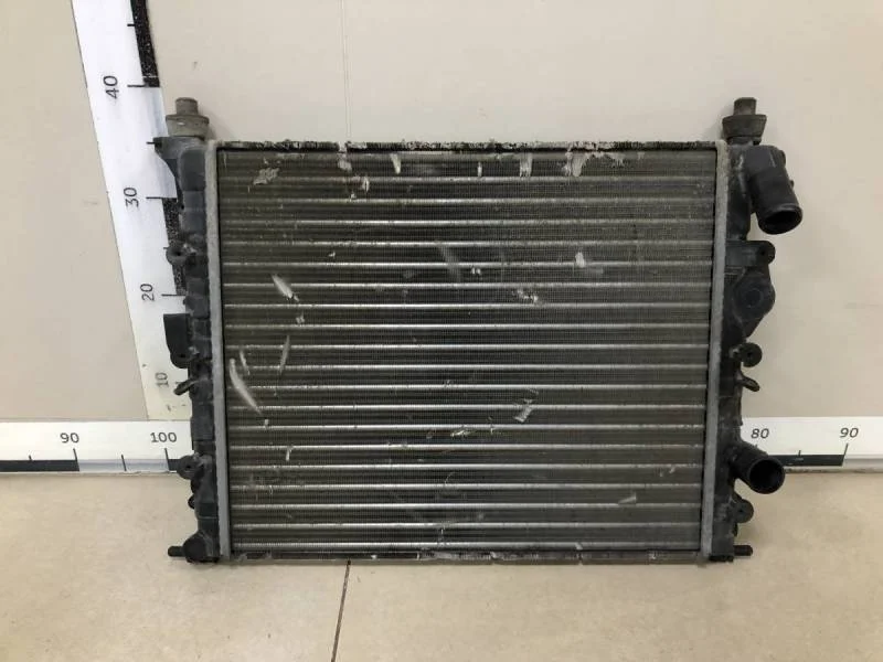 Радиатор охлаждения двигателя Renault Logan (1) 2005-2014