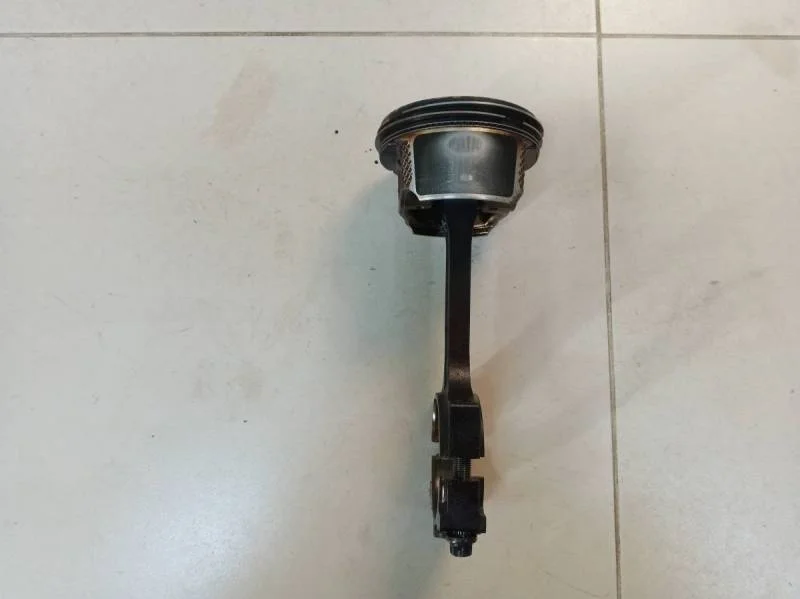 Поршень с шатуном Ford Mondeo 3 2000-2007