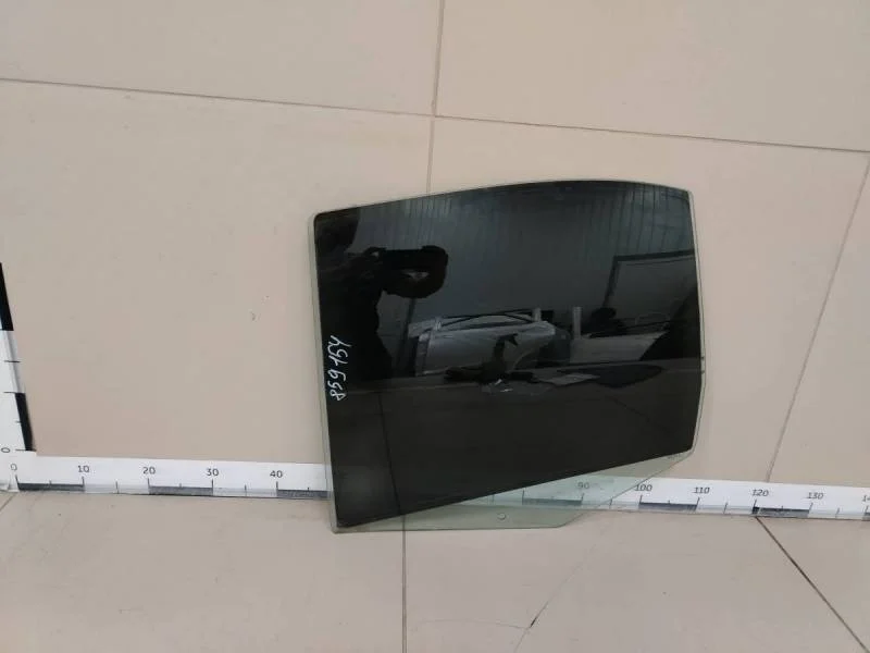 Стекло двери задней левой Volkswagen Bora (1J) 1998-2005