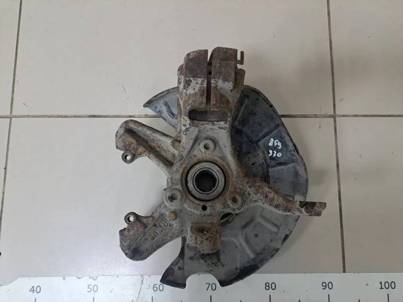 Кулак поворотный передний правый Skoda Octavia (A5 1Z-) 2004-2013