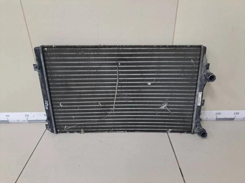 Радиатор охлаждения двигателя Skoda Octavia (A5 1Z-) 2004-2013