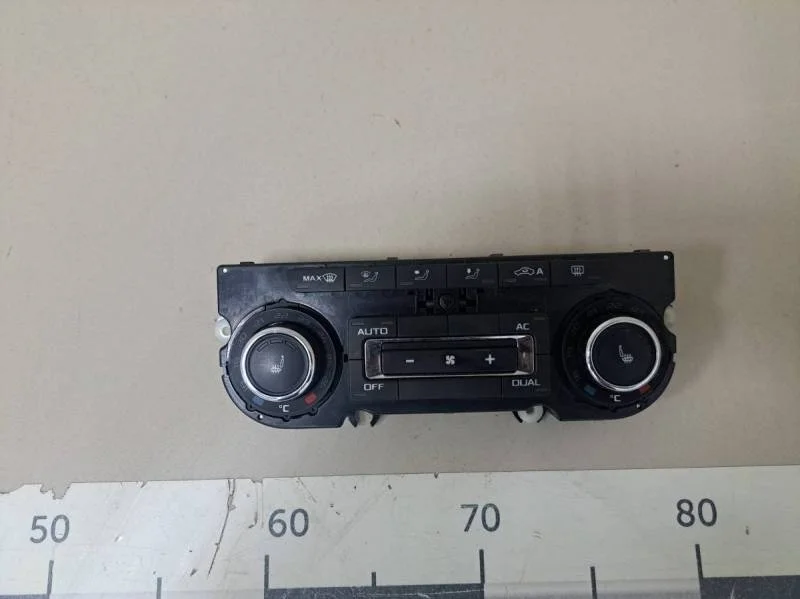 Блок управления климатической установкой Skoda Octavia (A5 1Z-) 2004-2013