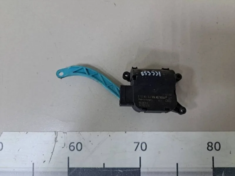 Моторчик заслонки печки Skoda Octavia (A5 1Z-) 2004-2013