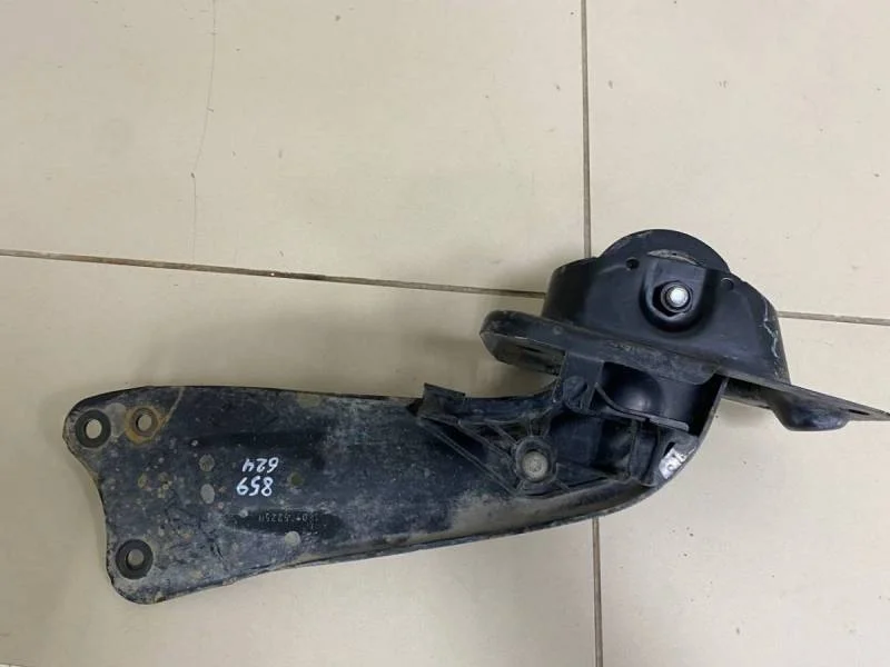 Рычаг задний продольный левый Skoda Octavia (A5 1Z-) 2004-2013