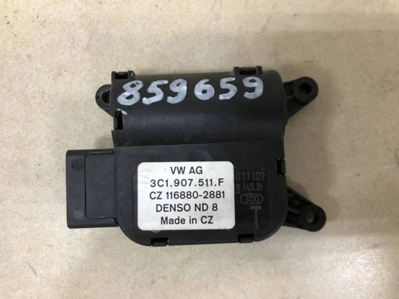 Моторчик заслонки печки Volkswagen Tiguan (5N1) 2007-2011