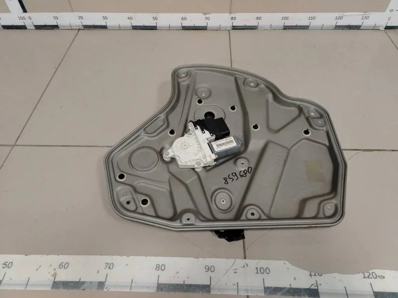 Стеклоподъемник электр. задний левый Skoda Octavia (A5 1Z-) 2004-2013