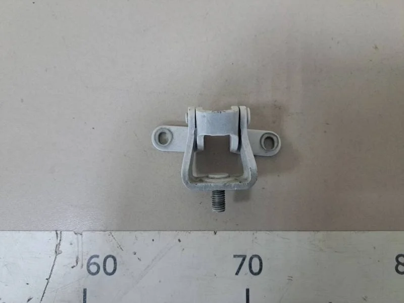 Петля двери багажника Skoda Octavia (A5 1Z-) 2004-2013