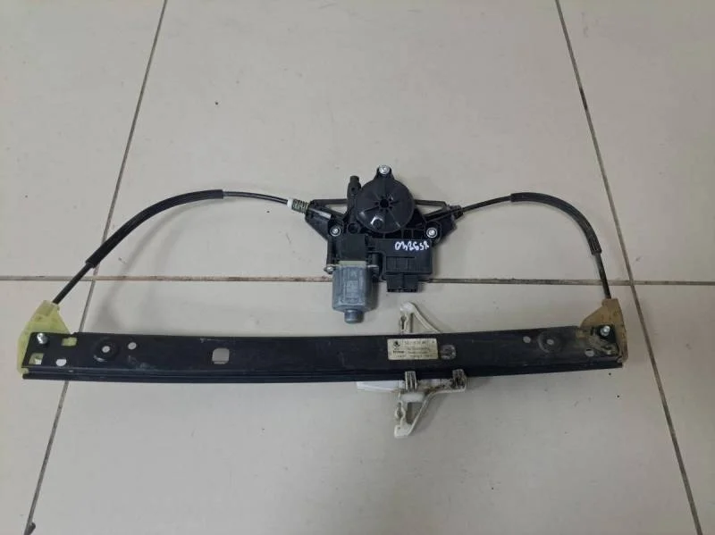 Стеклоподъемник электр. задний левый Skoda Octavia (A7) 2013>