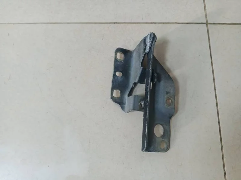 Петля капота правая Nissan Almera Classic (B10) 2006-2013