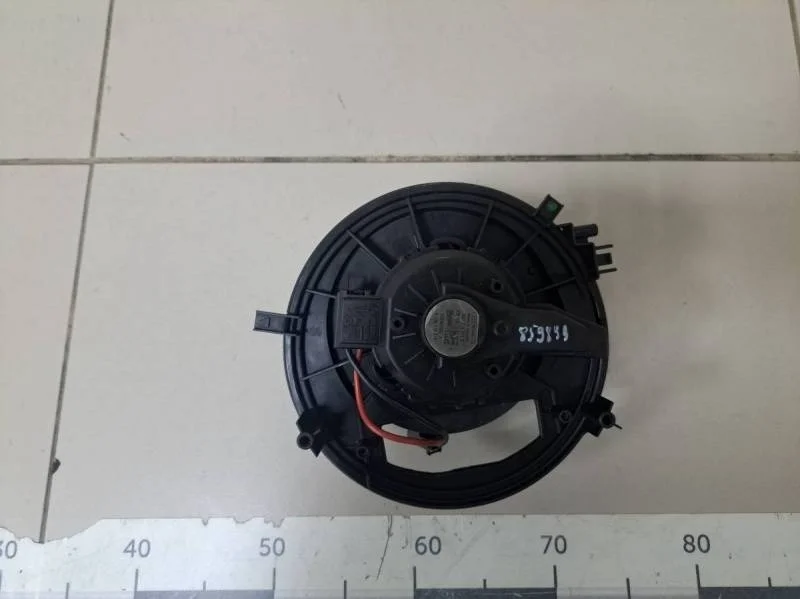 Моторчик отопителя Skoda Octavia (A7) 2013>