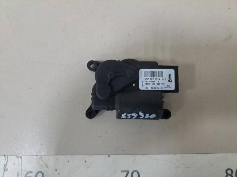 Моторчик заслонки печки Skoda Octavia (A7) 2013>