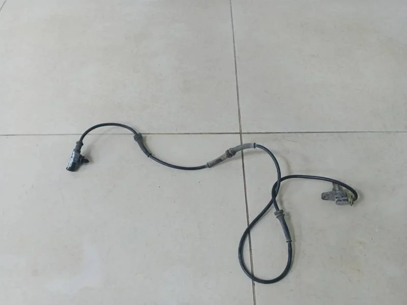 Датчик ABS передний Land Rover Discovery 3 2004-2009