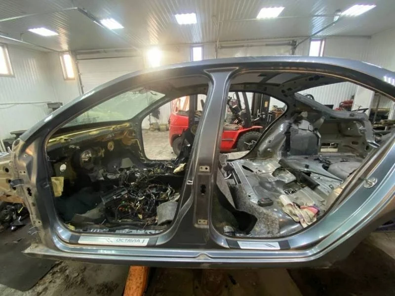 Порог со стойкой левый Skoda Octavia (A7) 2013>