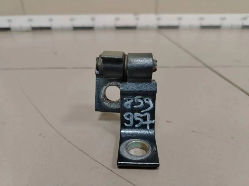 Петля двери задней левой верхняя Skoda Octavia (A7) 2013>