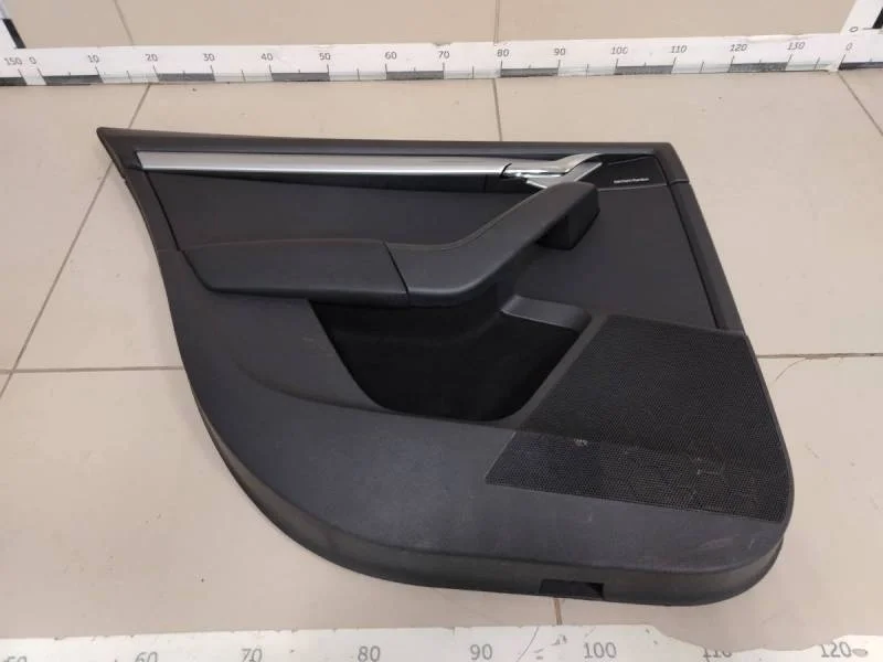 Обшивка двери задней левой Skoda Octavia (A7) 2013>