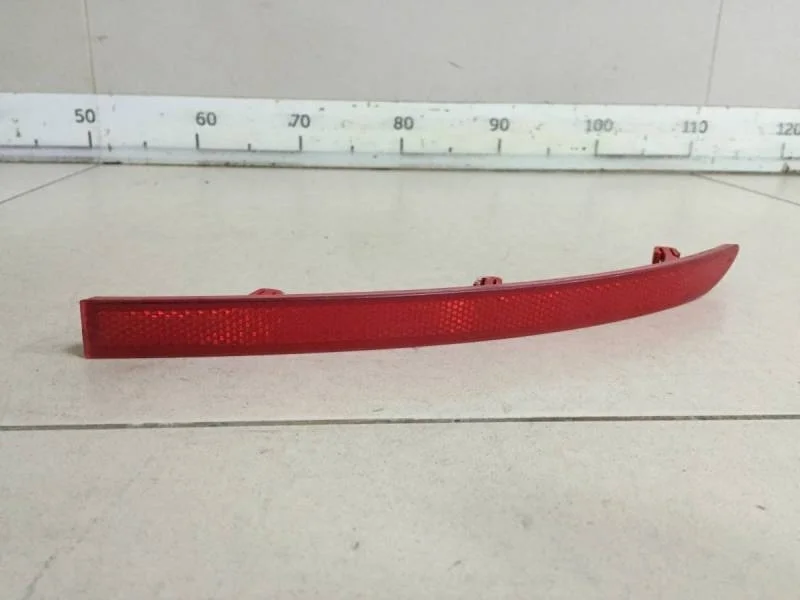 Отражатель в бампер задний правый Volkswagen Tiguan (5N1) 2007-2011