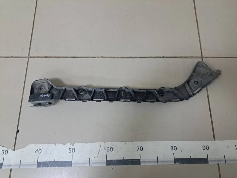 Кронштейн заднего бампера левый Skoda Octavia (A7) 2013>