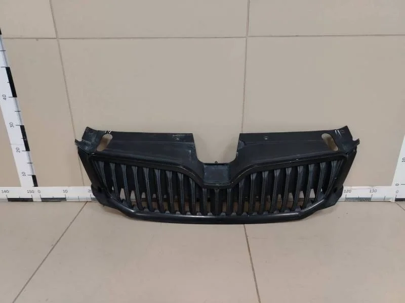 Решетка радиатора Skoda Octavia (A7) 2013>