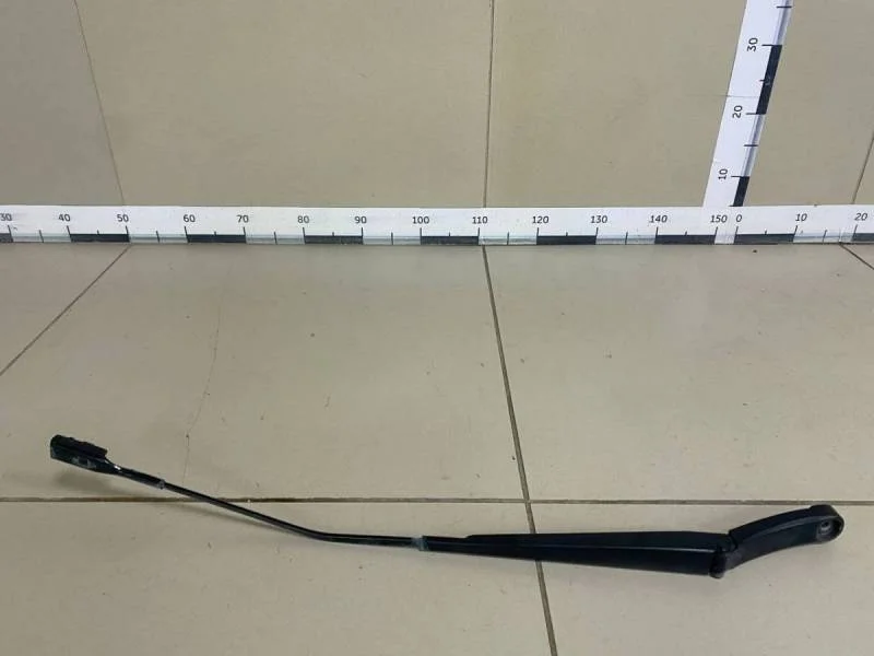 Поводок стеклоочистителя передний правый Skoda Octavia (A7) 2013>