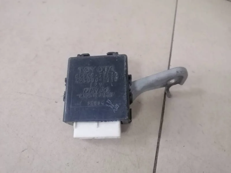 Реле стеклоочистителей Toyota Camry (V40) 2006-2011